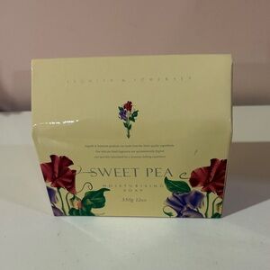 Asquith & Somerset Sweet Pea Large Bar Soap England